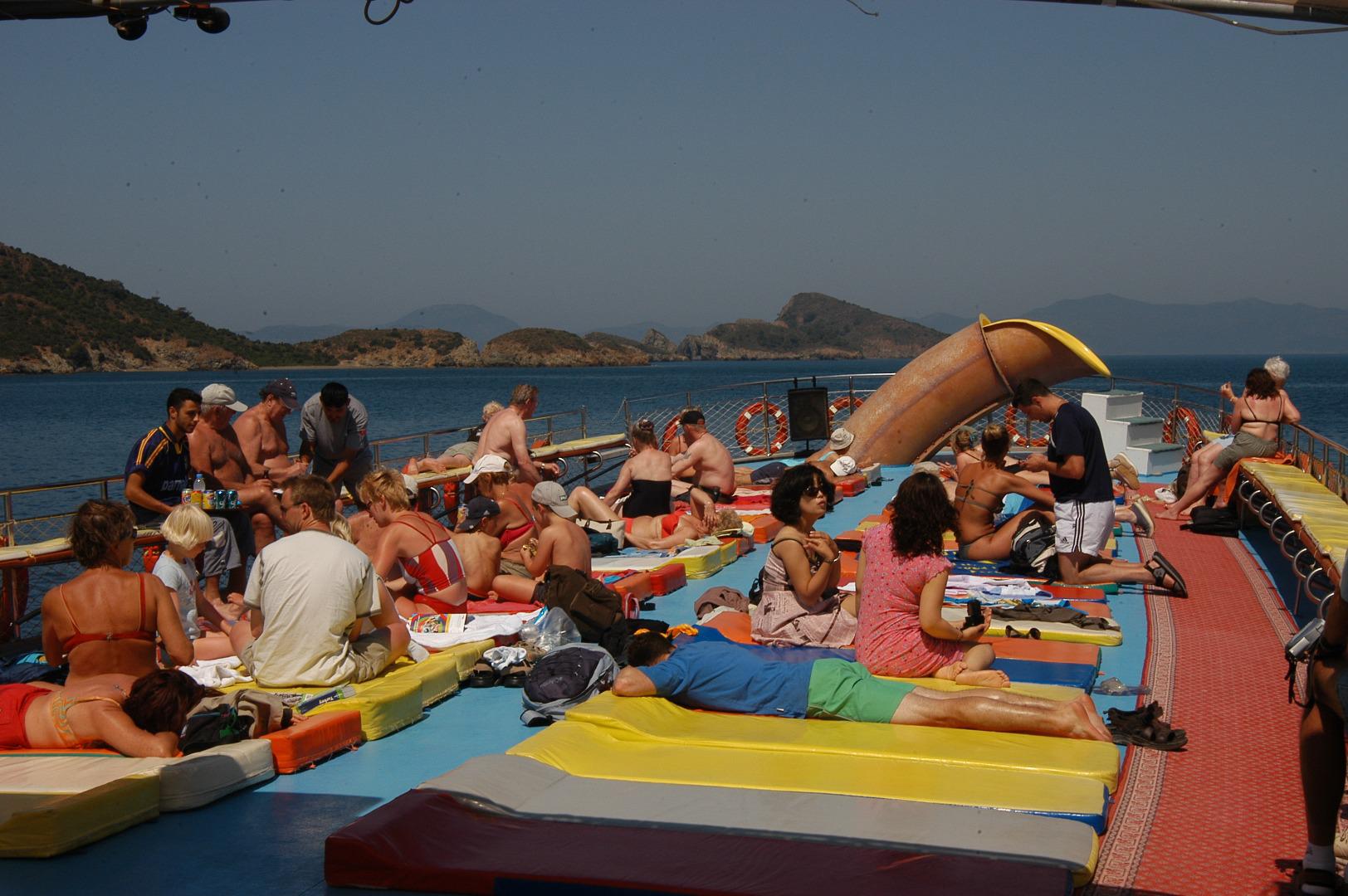 12 Adalar Tekne Turu — 2