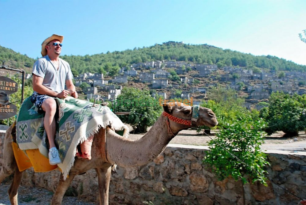 Camel Trekking — 2
